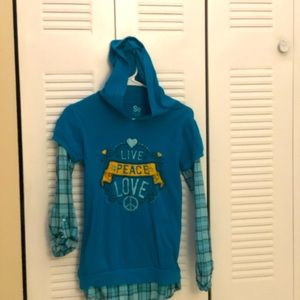 Long sleeve hoodie t-shirt